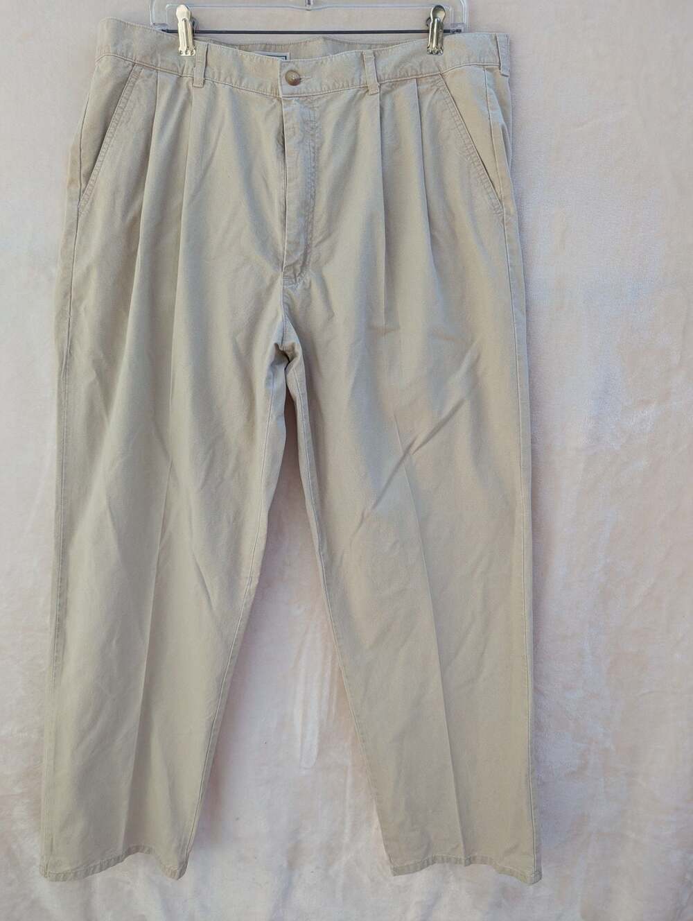 L.L.Bean Tropic Weight 100% Cotton Pleated Khaki Chino Pants